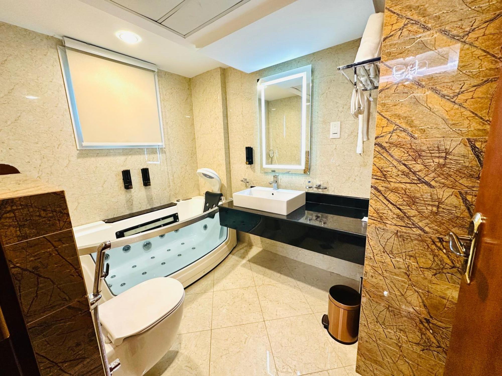 Saxophone Suites Muharraq Eksteriør bilde