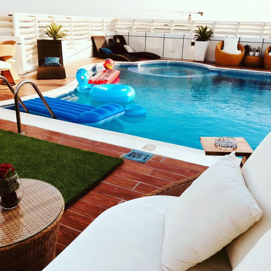 Saxophone Suites Muharraq Eksteriør bilde